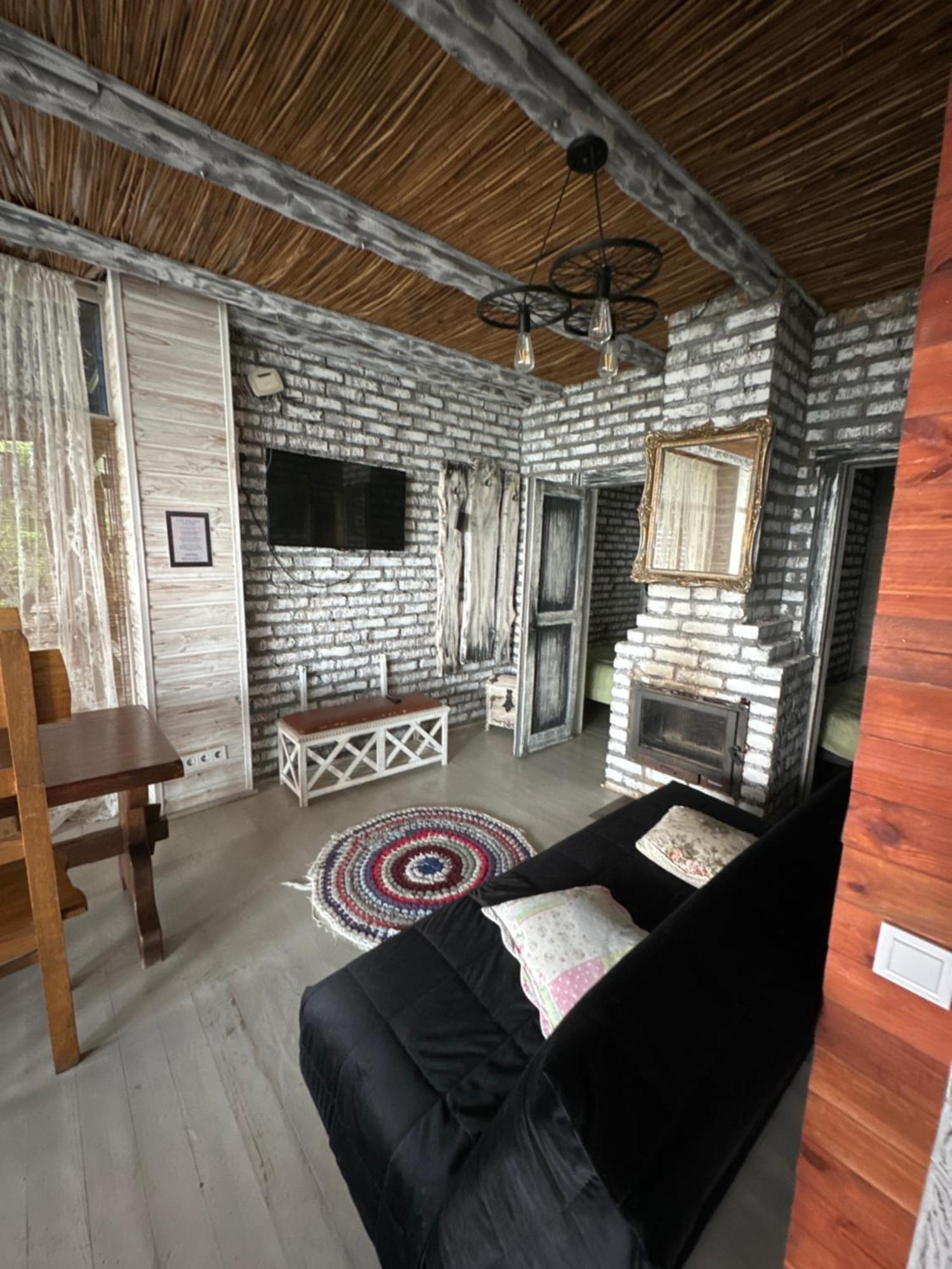 Chervona Kalyna Cottage Odessa Exterior foto